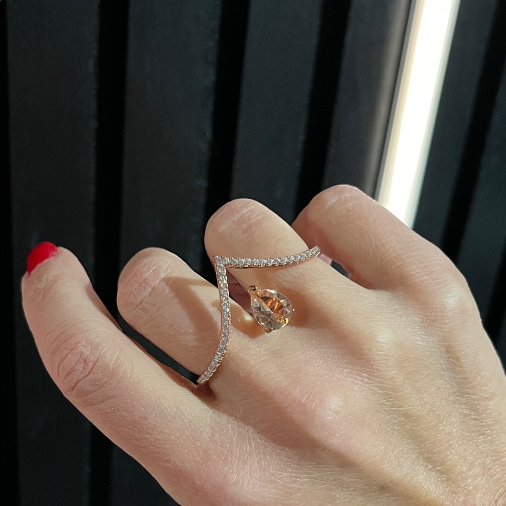 Stunning 2 finger rose gold and pink pear shaped SS ring 💍 - size 7